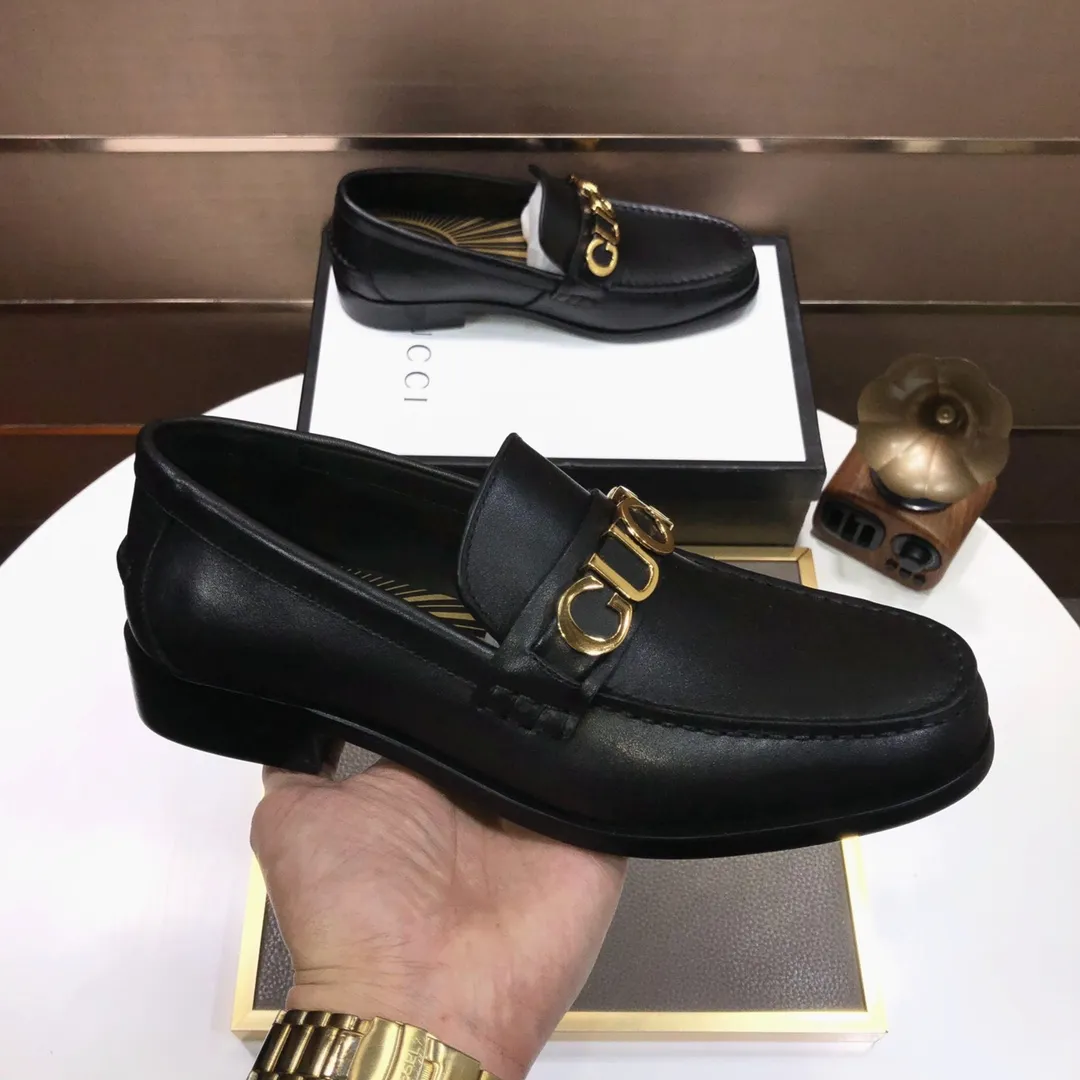 Factory batch 580💰Italy’s top luxury men’s shoe giant (GUCCI) (Gucci) (full cowhide lining) new arrival🍃Original European style🔰 Pleasant to the eye😍In order to make the shoes more durable and non-deformable🌀The production continues to follow traditional methods but there is still no lack of innovation💪Select original cowhide for the leather♻️Smooth, natural and extra bright⭐Made of imported cowhide The rich man’s first choice 38-45 (45 customized)